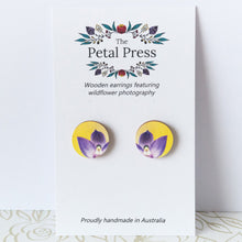 Load image into Gallery viewer, Scented Sun Orchid Earrings / Circle Studs [PPES1050]
